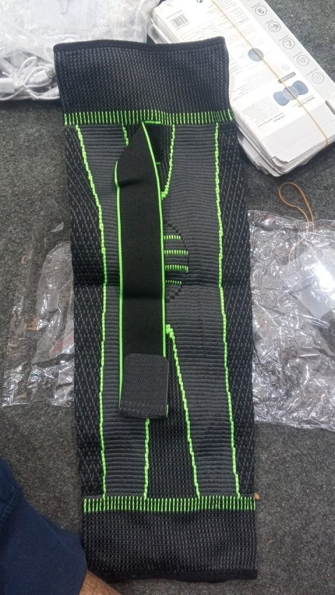 Knee Support Band For Pressure Weaving With 3D Weave Protection Against Injury Pressure Adjustable Knee Support For Men And Women (1 Pc)